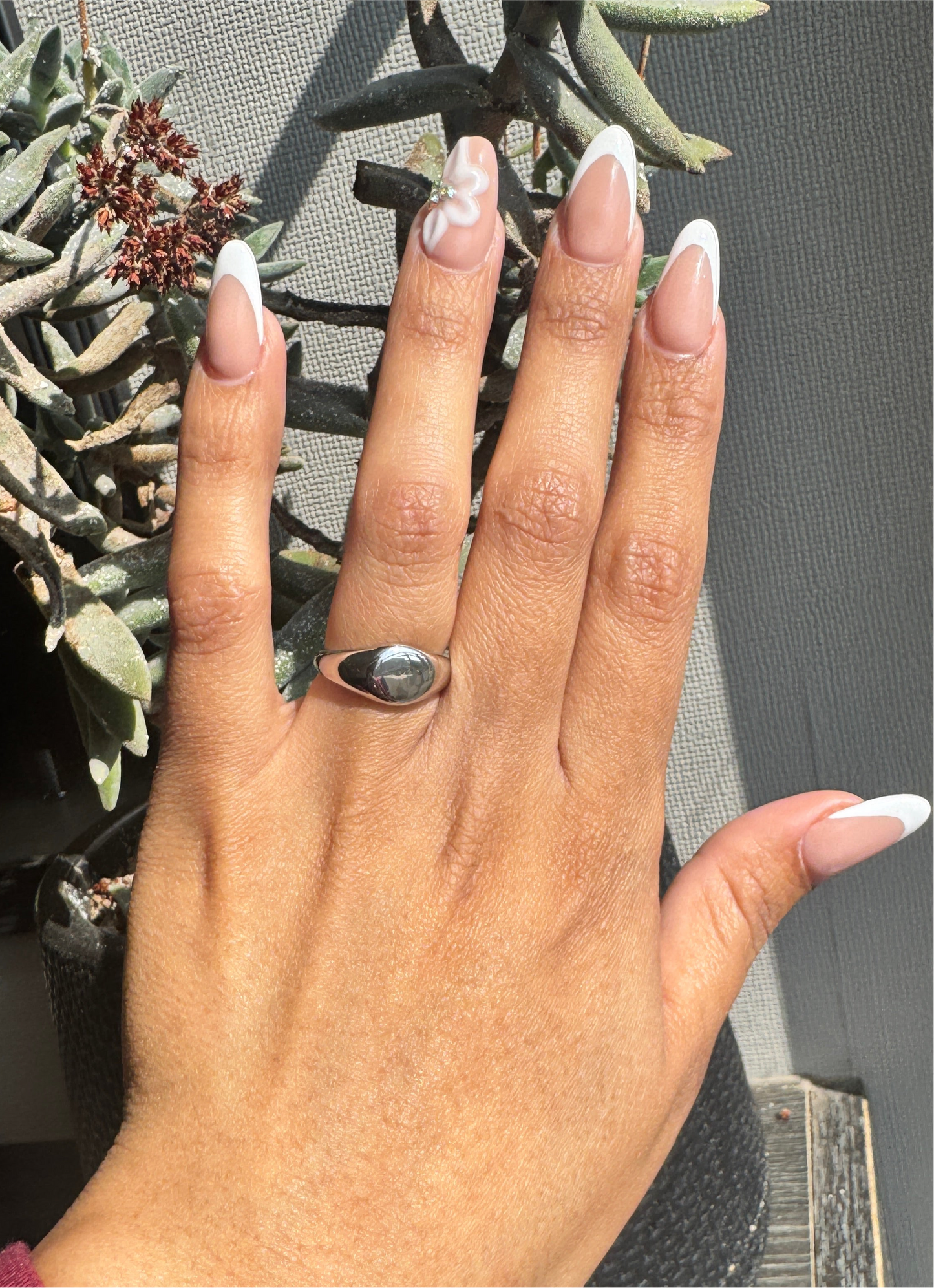 Anillo circular plateado